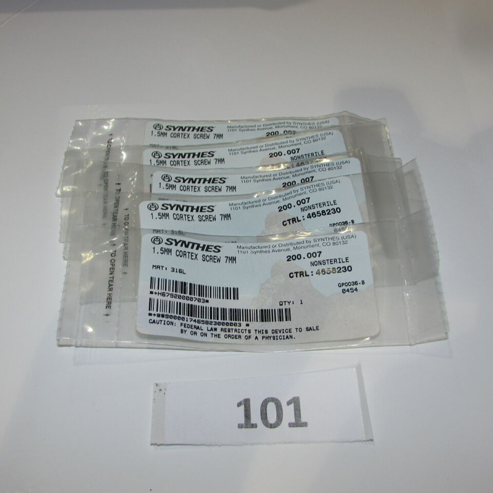 SYNTHES 200.007 SYNTHES 200.007 1.5MM CORTEX SCREW LOT OF 5