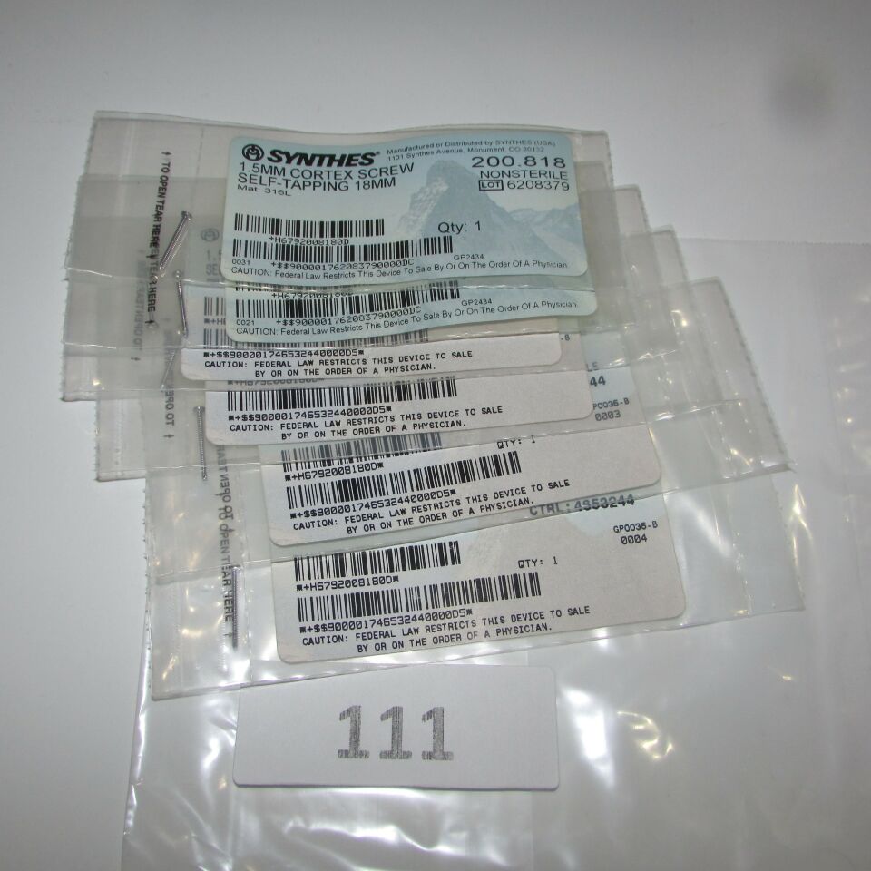 SYNTHES 200.818 SYNTHES 200.818 1.5MM CORTEX SCREW LOT OF 6