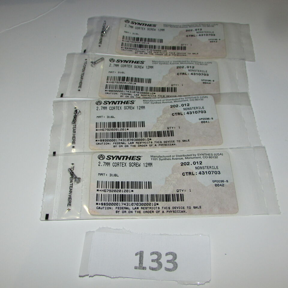 SYNTHES 202.012 SYNTHES 202.012 2.7MM CORTEX SCREW LOT OF 4