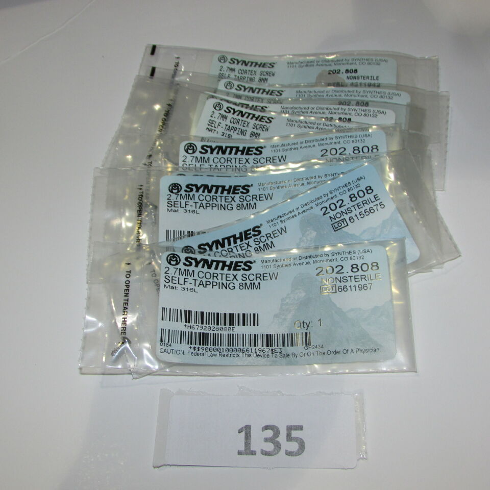 SYNTHES 202.808 SYNTHES 202.808 2.7MM CORTEX SCREW LOT OF 9