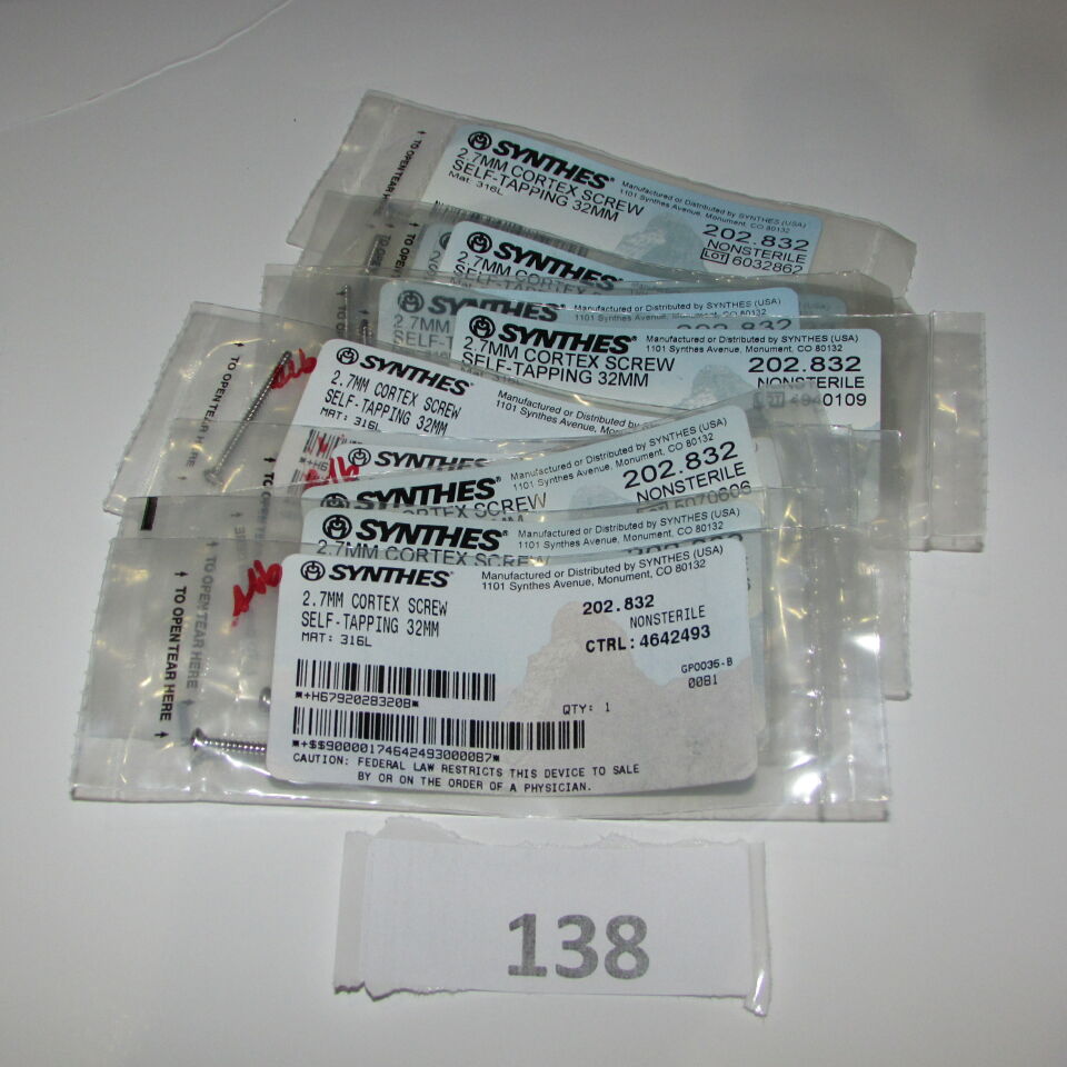 SYNTHES 202.832 SYNTHES 202.832 2.7MM CORTEX SCREW LOT OF 10
