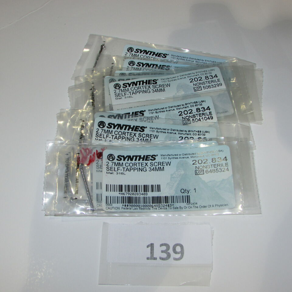 SYNTHES 202.834 SYNTHES 202.834 2.7MM CORTEX SCREW LOT OF 10