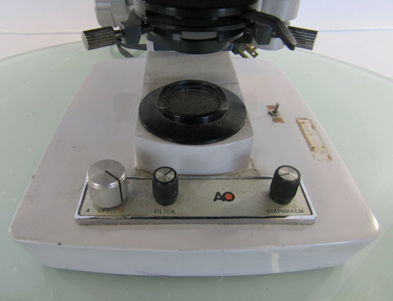 AO SCIENTIFIC Illuminator 1130A Microscope