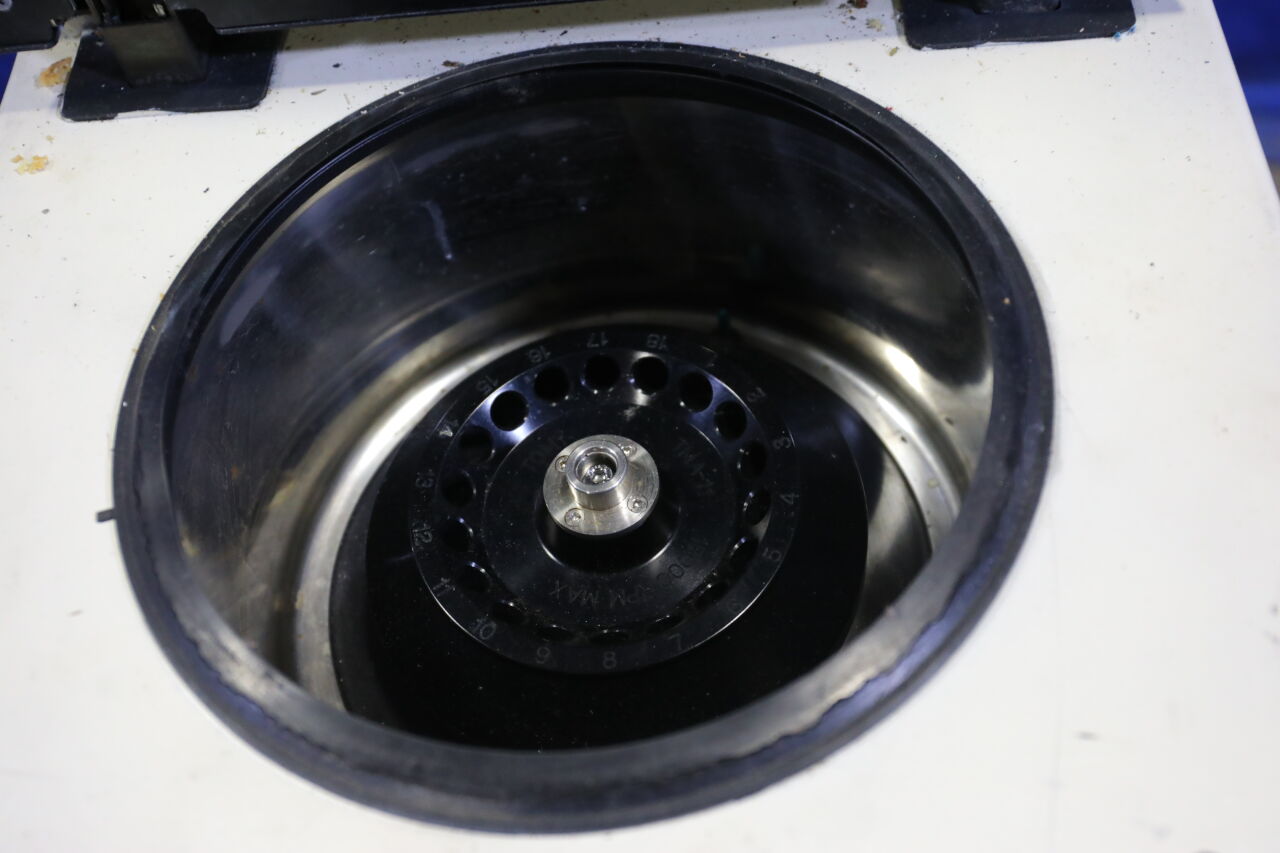 TOMY SEIKO MRX-152 Centrifuge