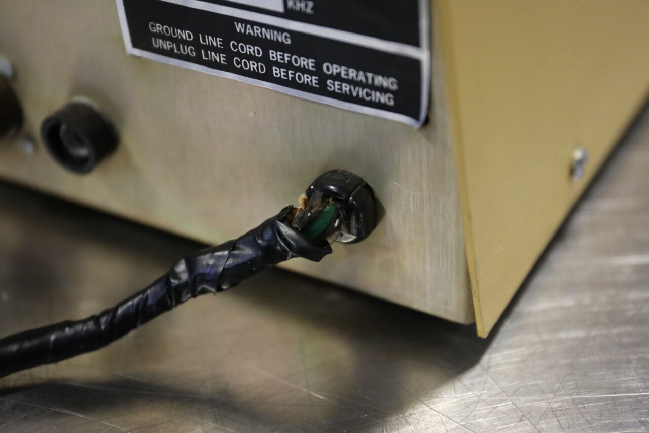 HEAT SYSTEMS ULTRASONICS W-220 Sonicator Cell Disruptor