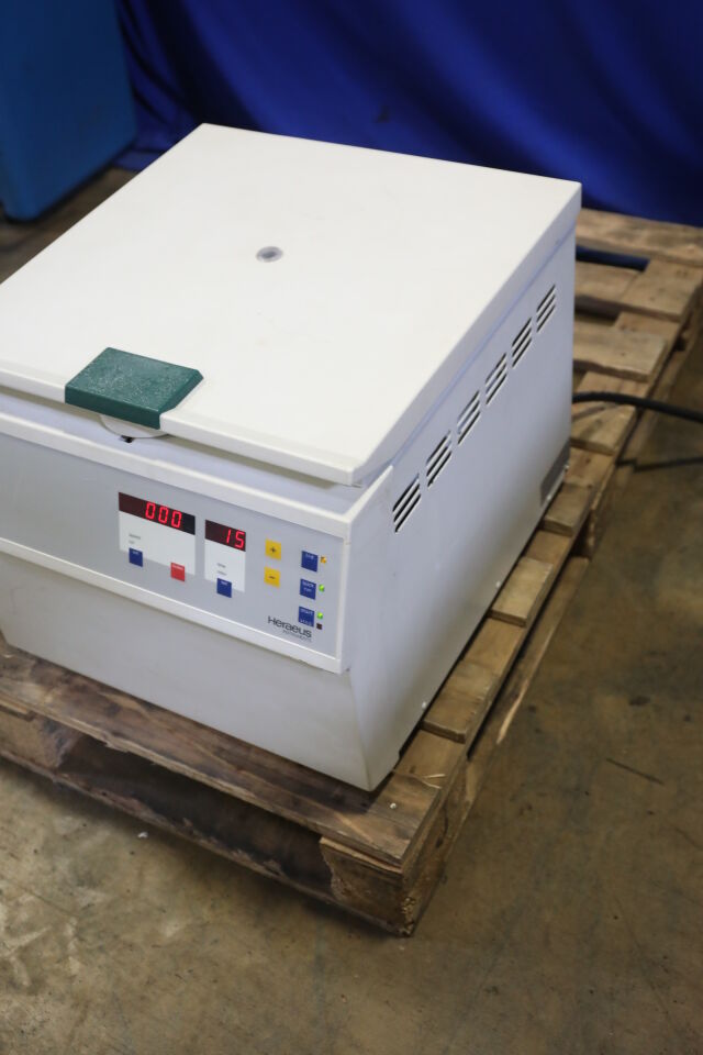 BAXTER / HERAEUS Megafuge 1.0 Centrifuge