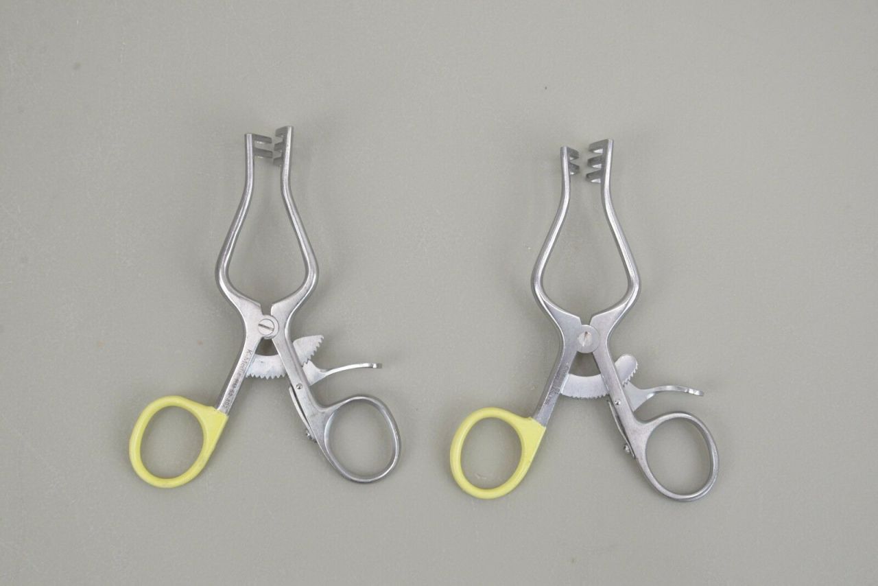 CODMAN Lot of 2 Weitlaner Retractor K-Medic 4" Sharp & 4" Blunt 50-5647 13607B22 - 58356 for sale
