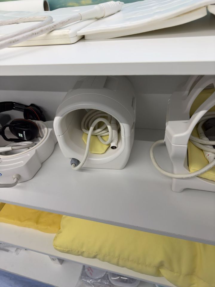 Used HITACHI Aperto Lucent MRI Scanner For Sale - DOTmed