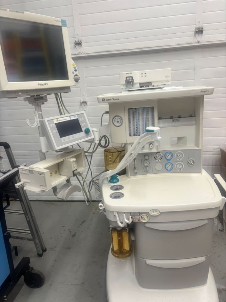 DATEX-OHMEDA Aespire 7900 with Phillips Gas Monitor Anesthesia Machine